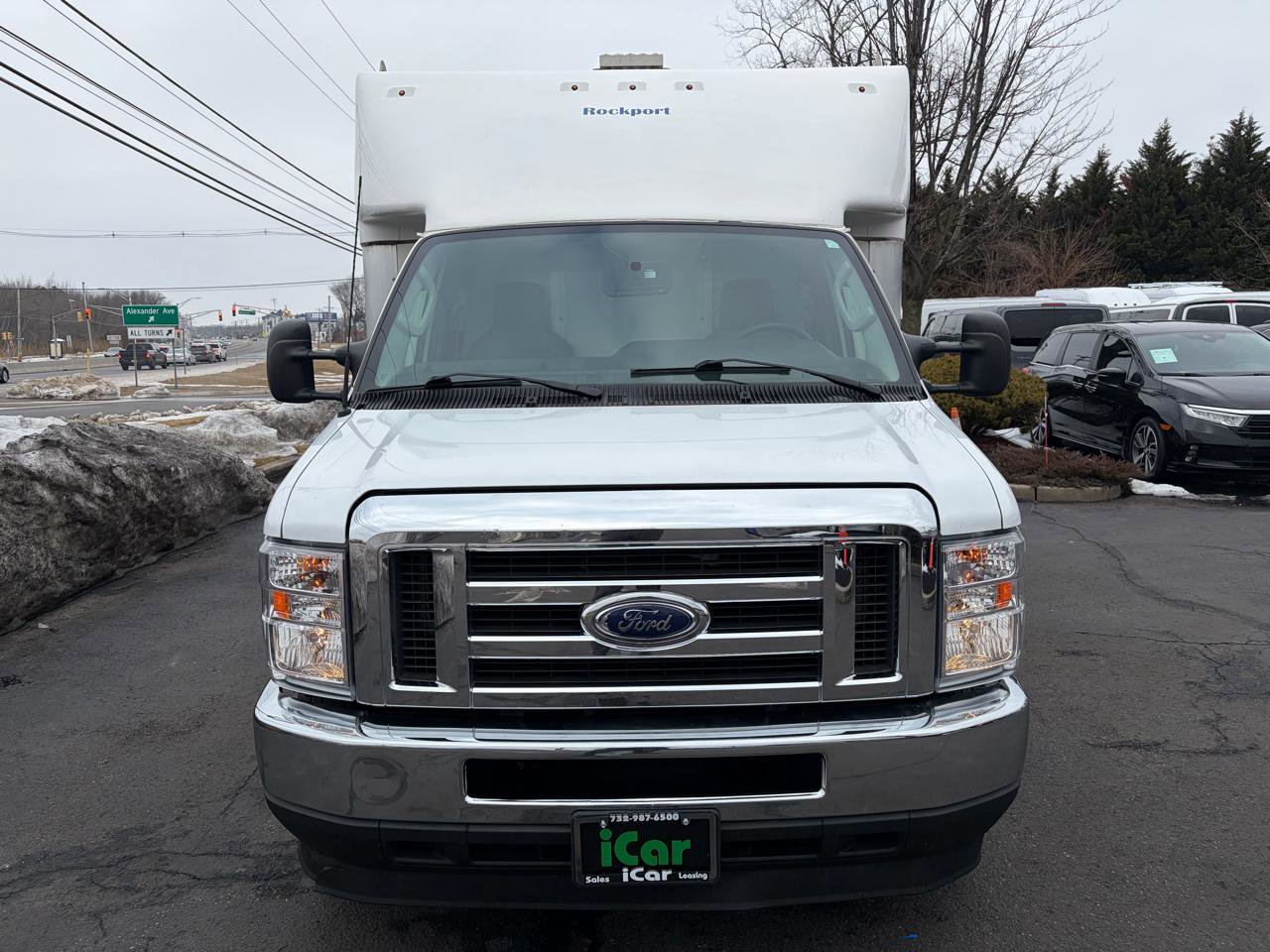 Used 2023 Ford E-450 and Econoline 450 Super Duty w/ Power Windows & Locks Group RWD image 4