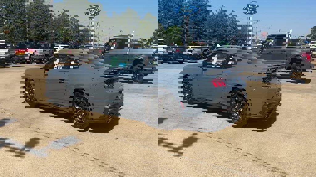 New 2025 Ford Mustang Dark Horse image 3