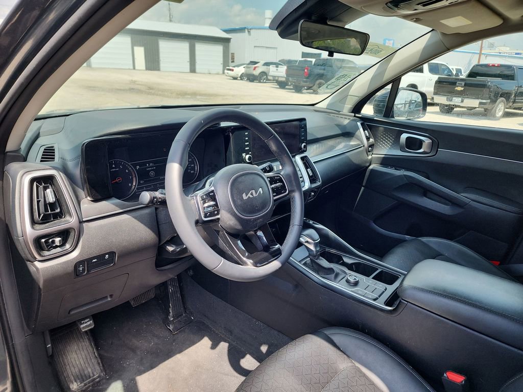 Used 2023 Kia Sorento S w/ Panoramic Sunroof Package FWD image 11