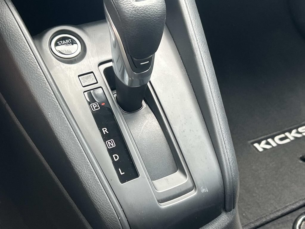 Certified 2025 Nissan Kicks Play S FWD image 31