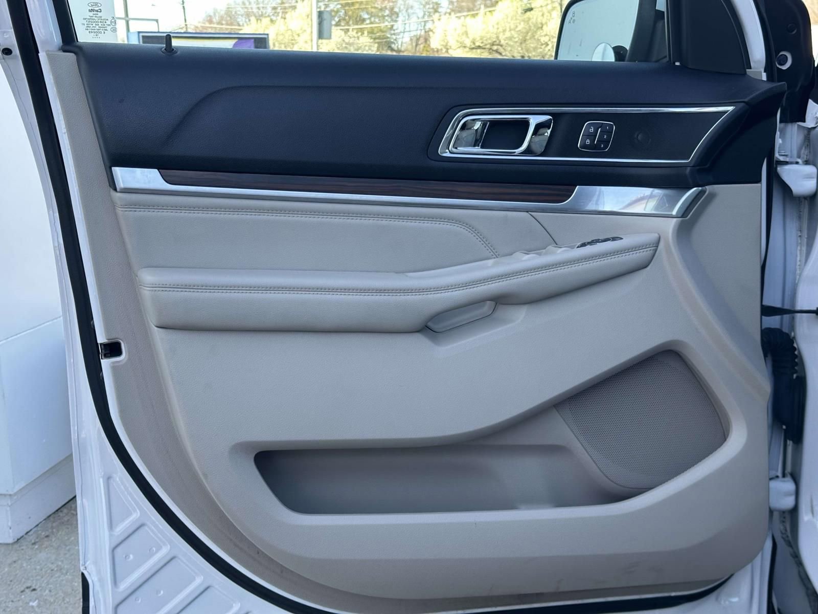 Used 2019 Ford Explorer Limited AWD/4WD image 18