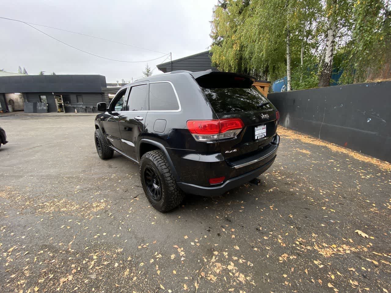 Used 2016 Jeep Grand Cherokee Limited AWD/4WD image 4