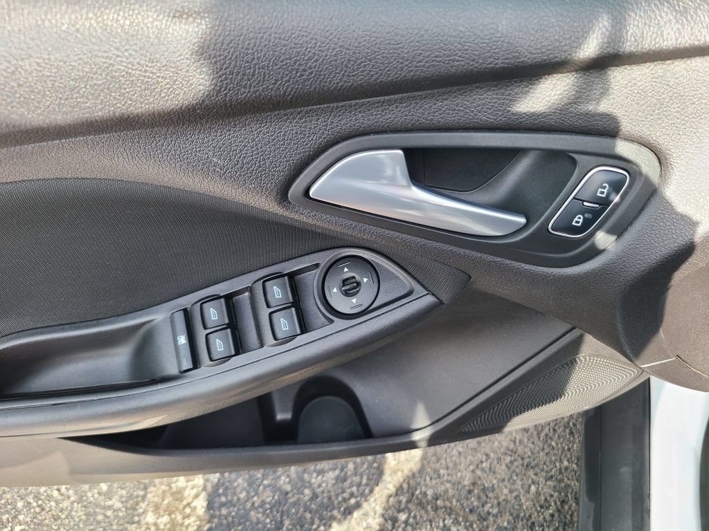 Used 2017 Ford Focus SE FWD image 20