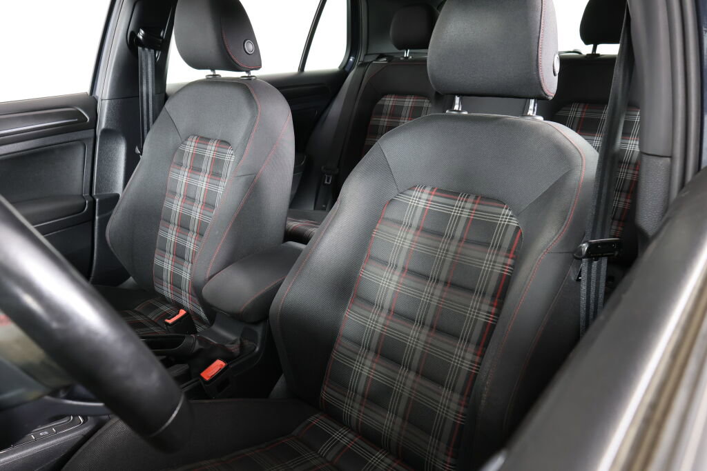 Used 2020 Volkswagen GTI S image 11