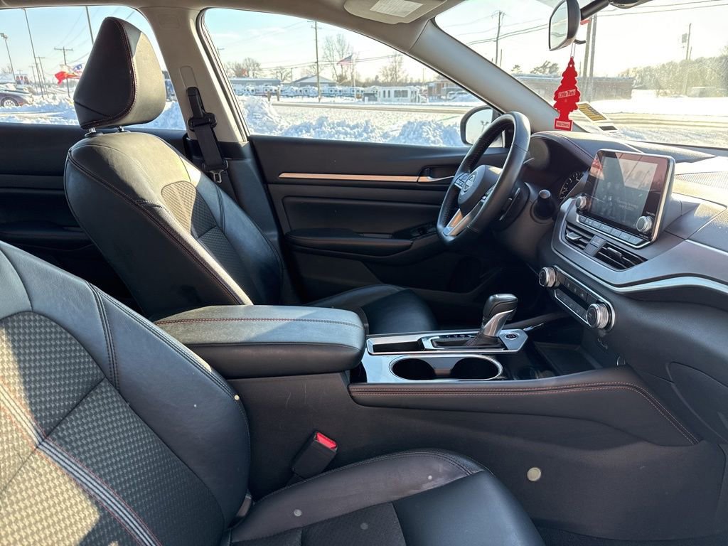 Used 2025 Nissan Altima 2.5 SR image 35