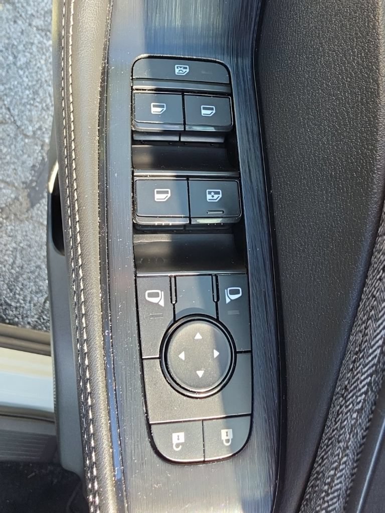 Used 2022 Nissan Rogue S FWD image 23