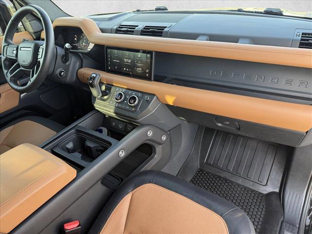 Used 2024 Land Rover Defender 110 X-Dynamic SE image 13