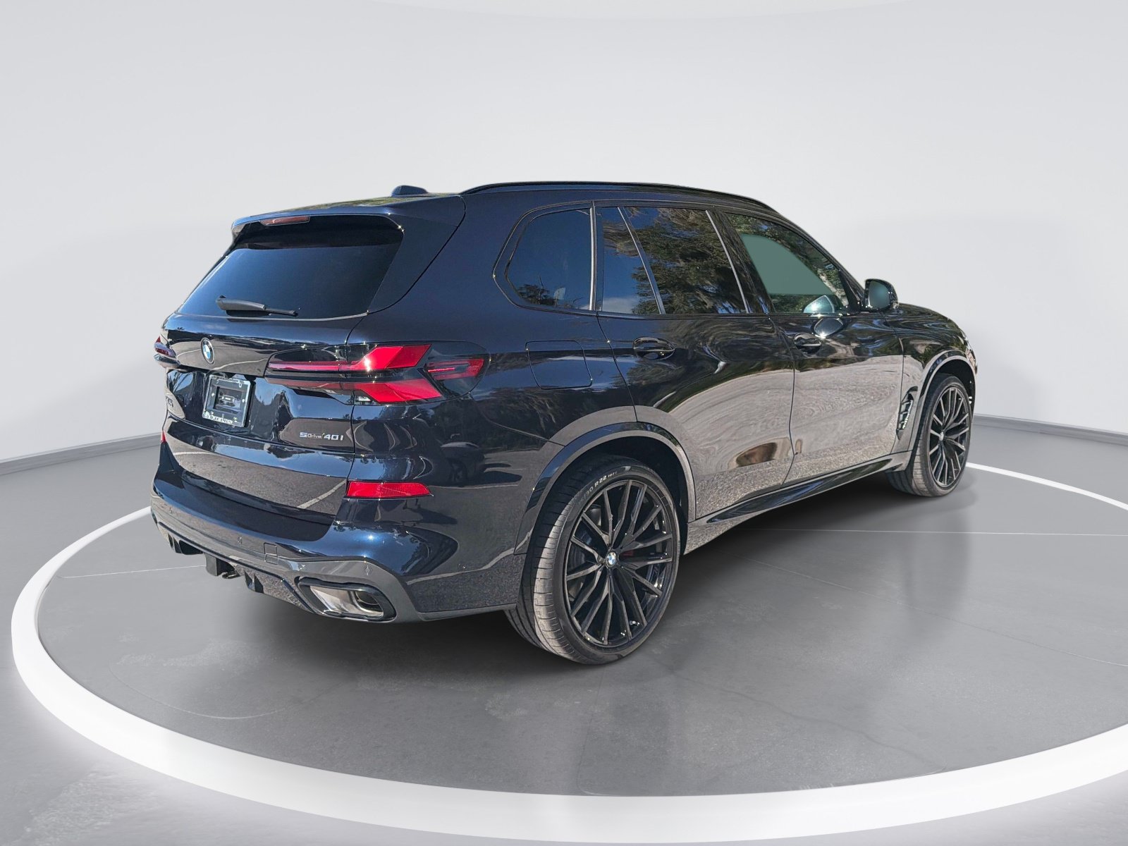 New 2026 BMW X5 sDrive40i w/ M Sport Package RWD image 3