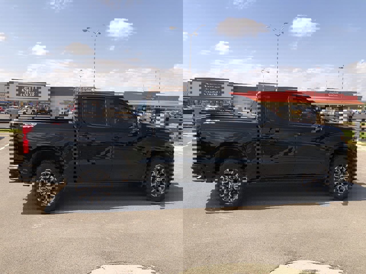 Used 2021 Chevrolet Silverado 1500 RST w/ Bed Protection Package image 14