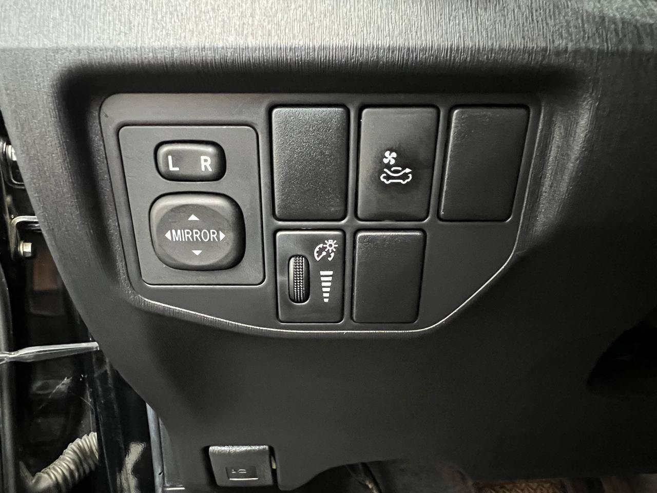 Used 2014 Toyota Prius Three w/ Solar Roof Package FWD image 22