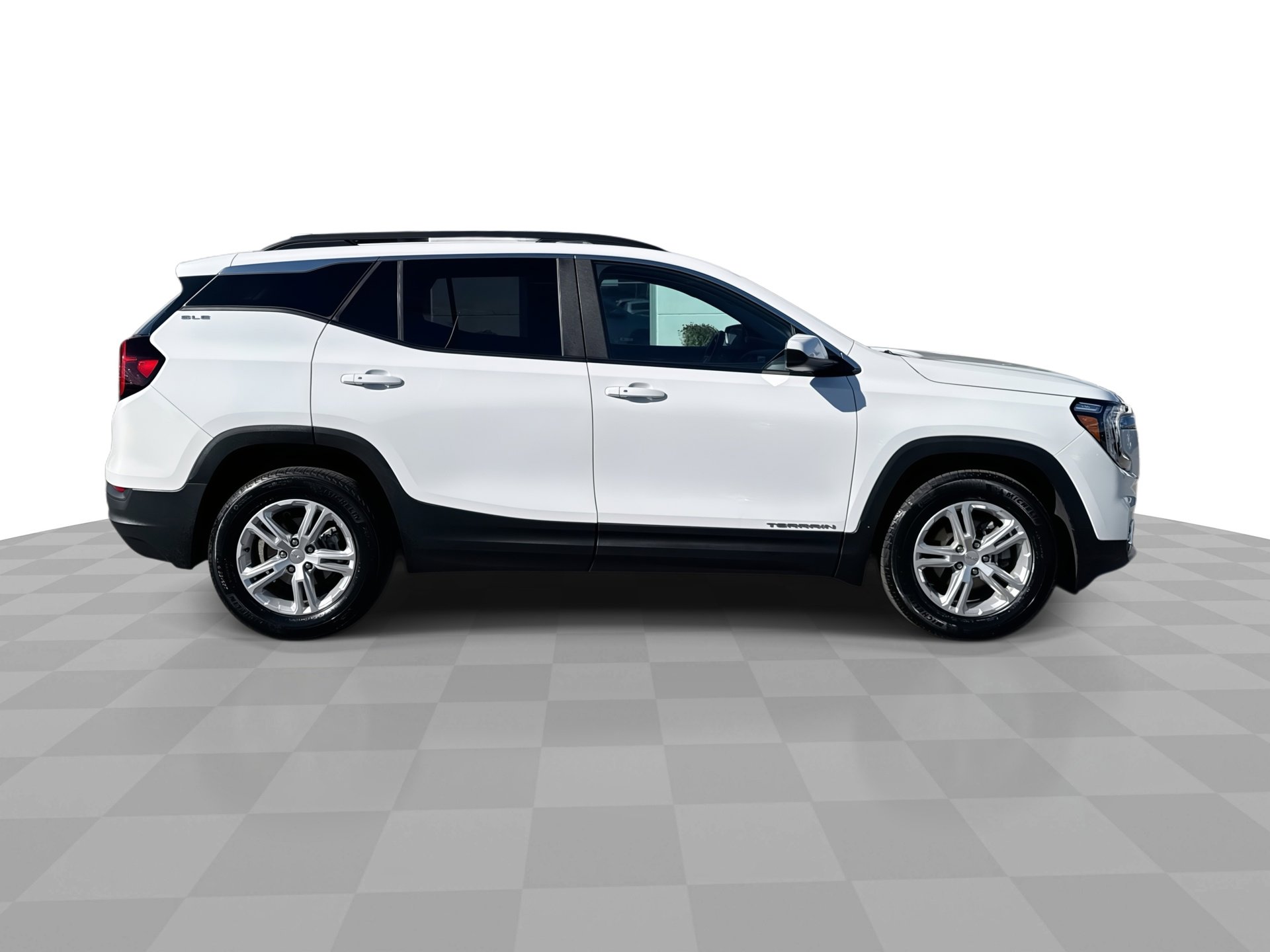 Certified 2023 GMC Terrain SLE w/ Driver Convenience Package image 9