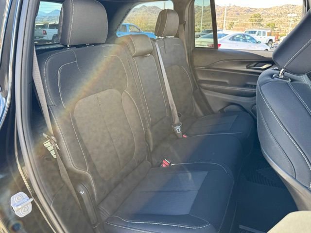 Used 2025 Jeep Grand Cherokee Laredo X w/ Trailer Tow Package image 31