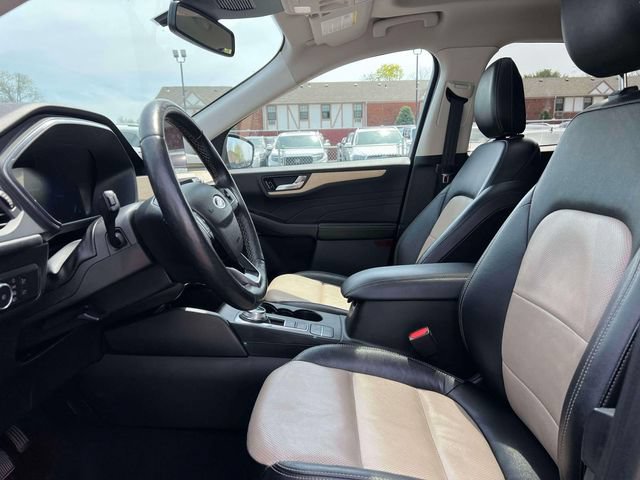 Used 2022 Ford Escape Titanium w/ Titanium Elite Package AWD/4WD image 21
