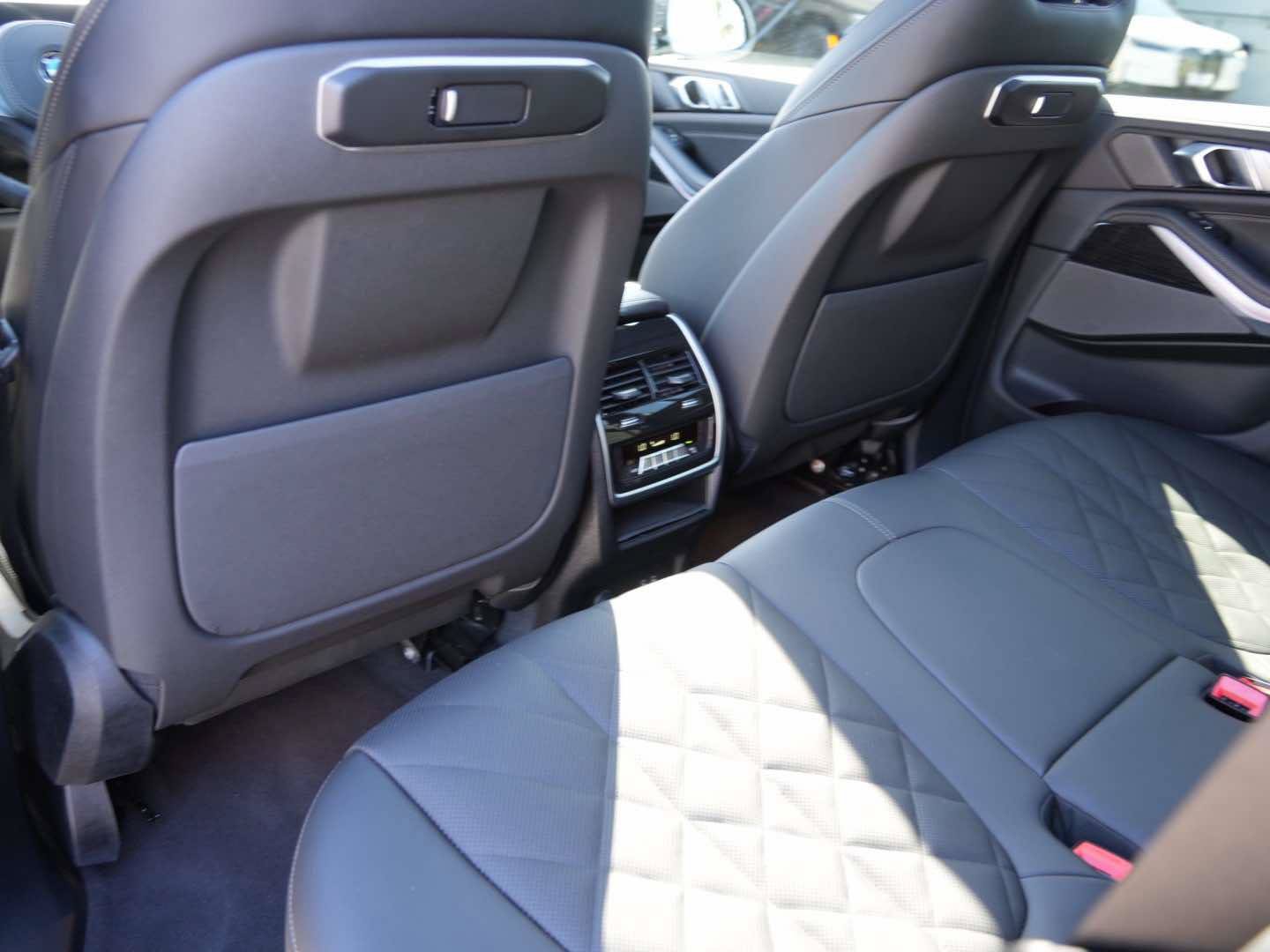 Used 2026 BMW X5 sDrive40i w/ M Sport Package RWD image 10