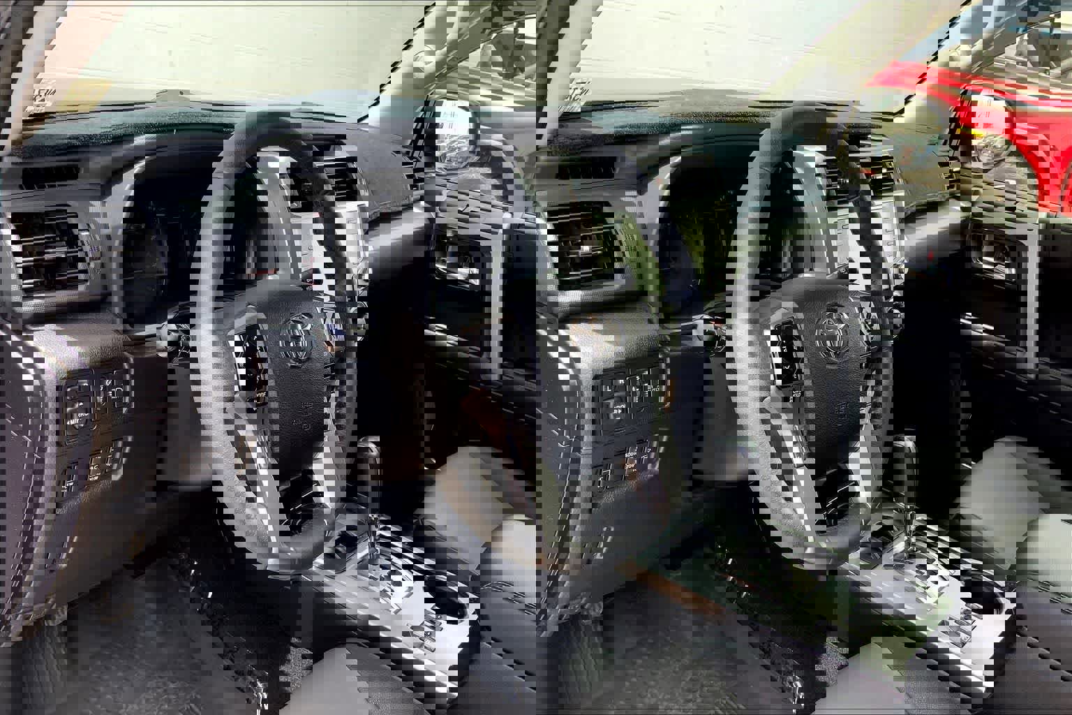 Used 2022 Toyota 4Runner SR5 Premium image 3