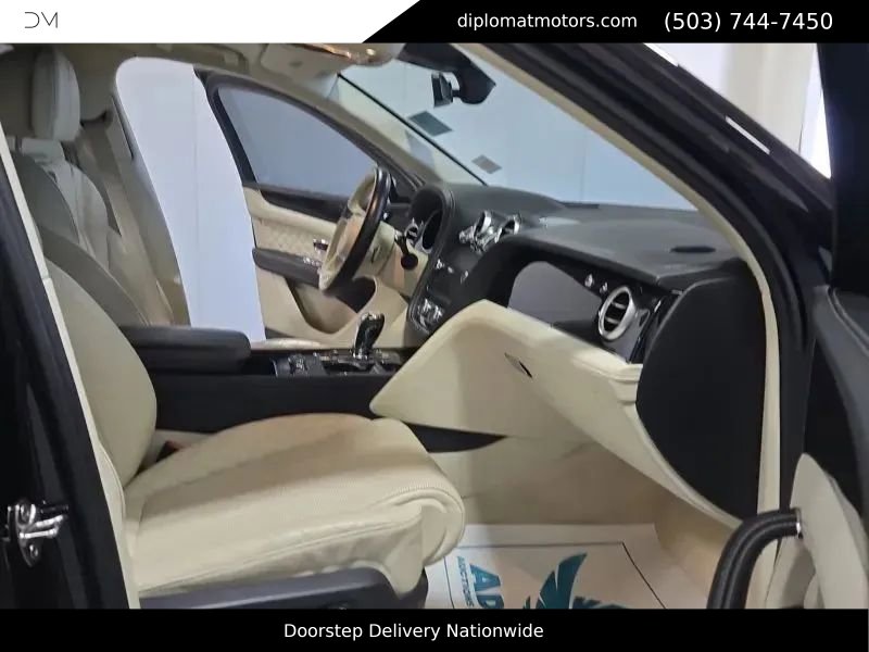 Used 2017 Bentley Bentayga AWD/4WD image 10