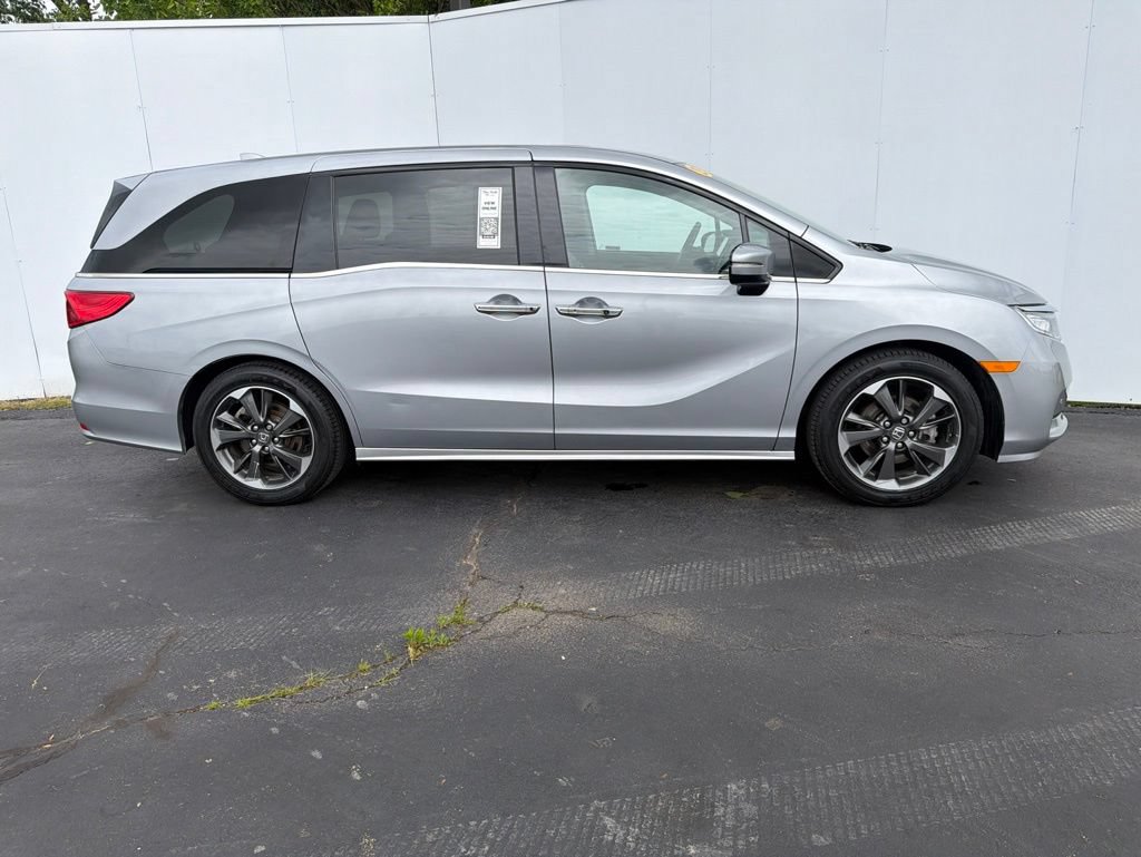 Used 2023 Honda Odyssey Elite image 2