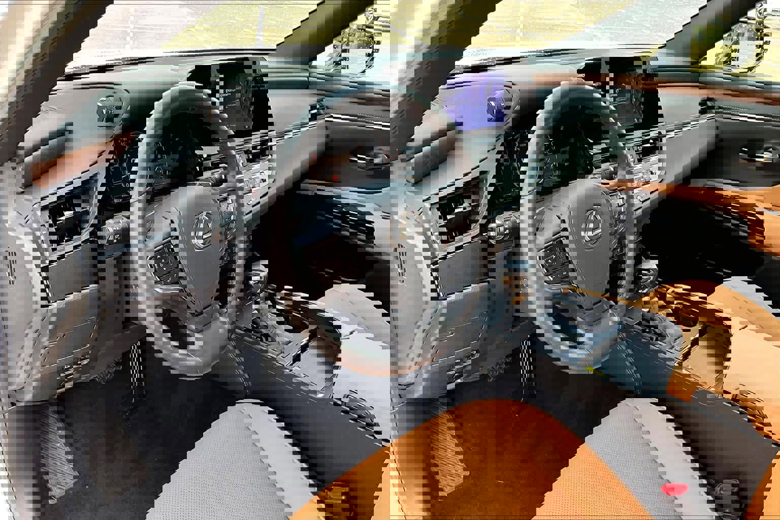 Used 2025 Lexus ES 350 w/ Premium Package image 18