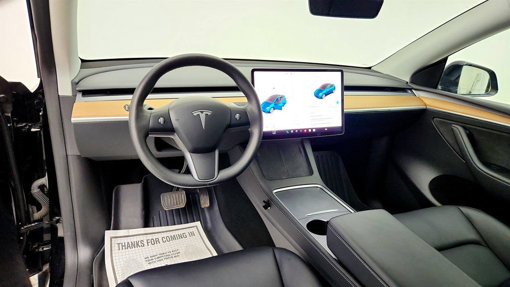 Used 2024 Tesla Model Y Long Range AWD/4WD image 12