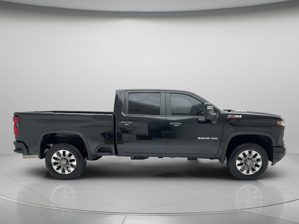 Used 2025 Chevrolet Silverado 2500 Custom w/ Custom Value Package AWD/4WD image 4