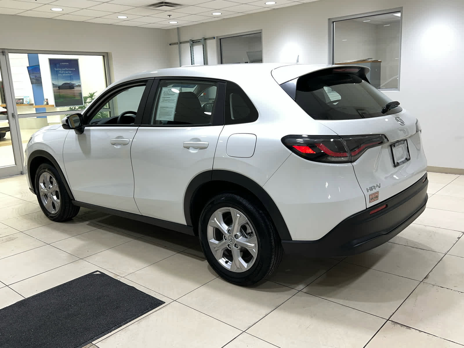 Certified 2023 Honda HR-V LX image 8