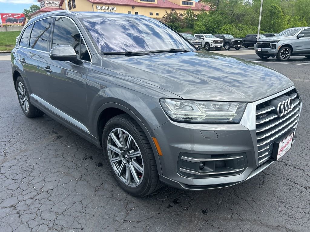 Used 2017 Audi Q7 3.0T Prestige AWD/4WD image 3