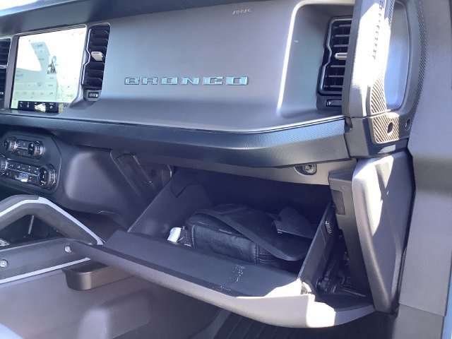 Used 2022 Ford Bronco Outer Banks w/ Sasquatch Package AWD/4WD image 41