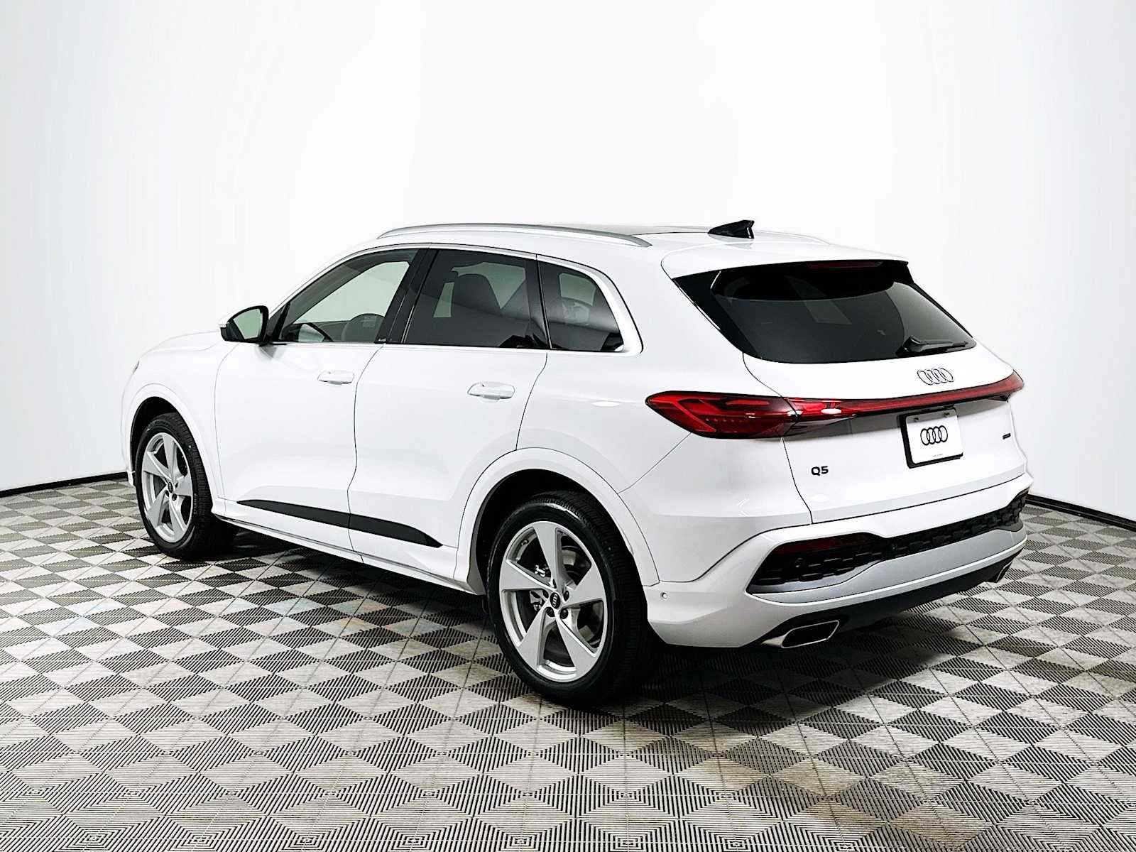 New 2025 Audi Q5 Prestige image 5