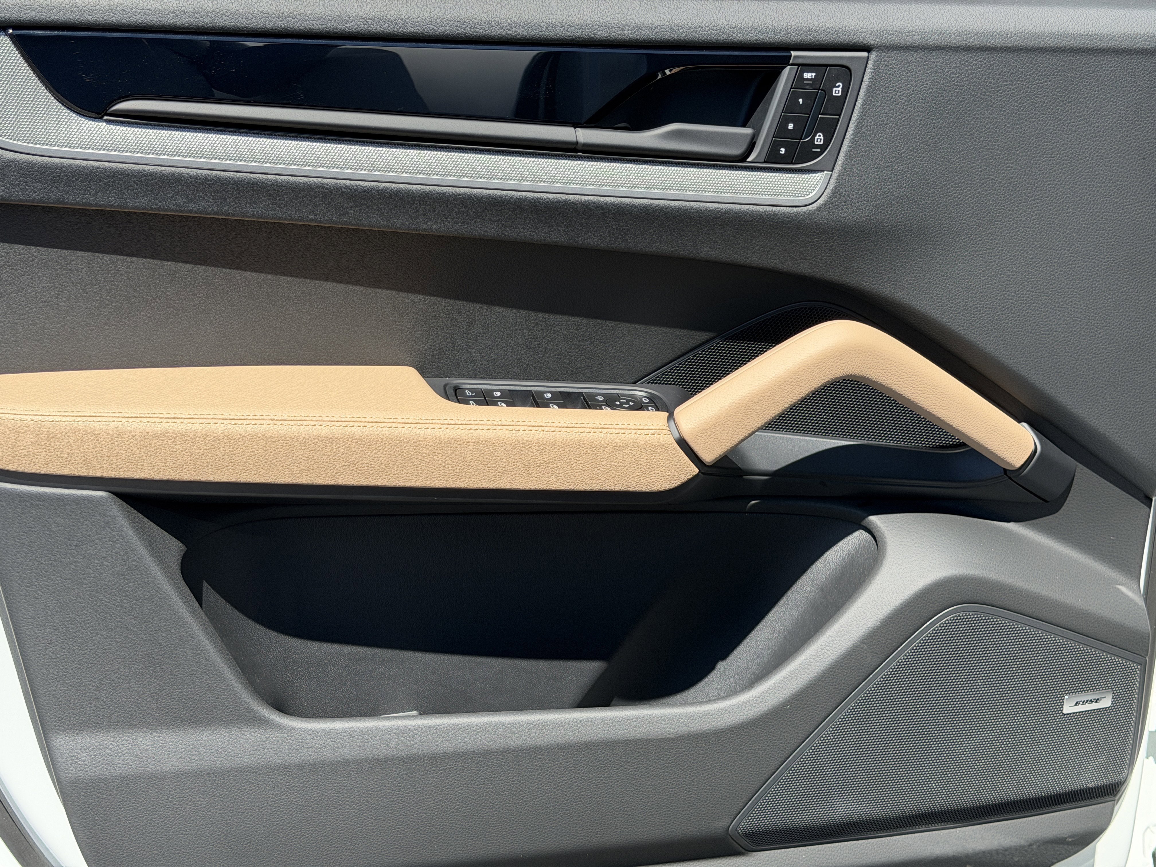Certified 2026 Porsche Cayenne Coupe image 21