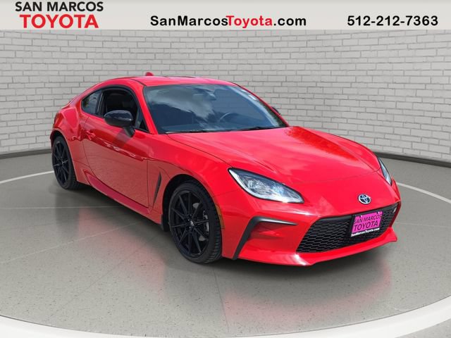 Used 2025 Toyota GR86 Premium RWD image 3
