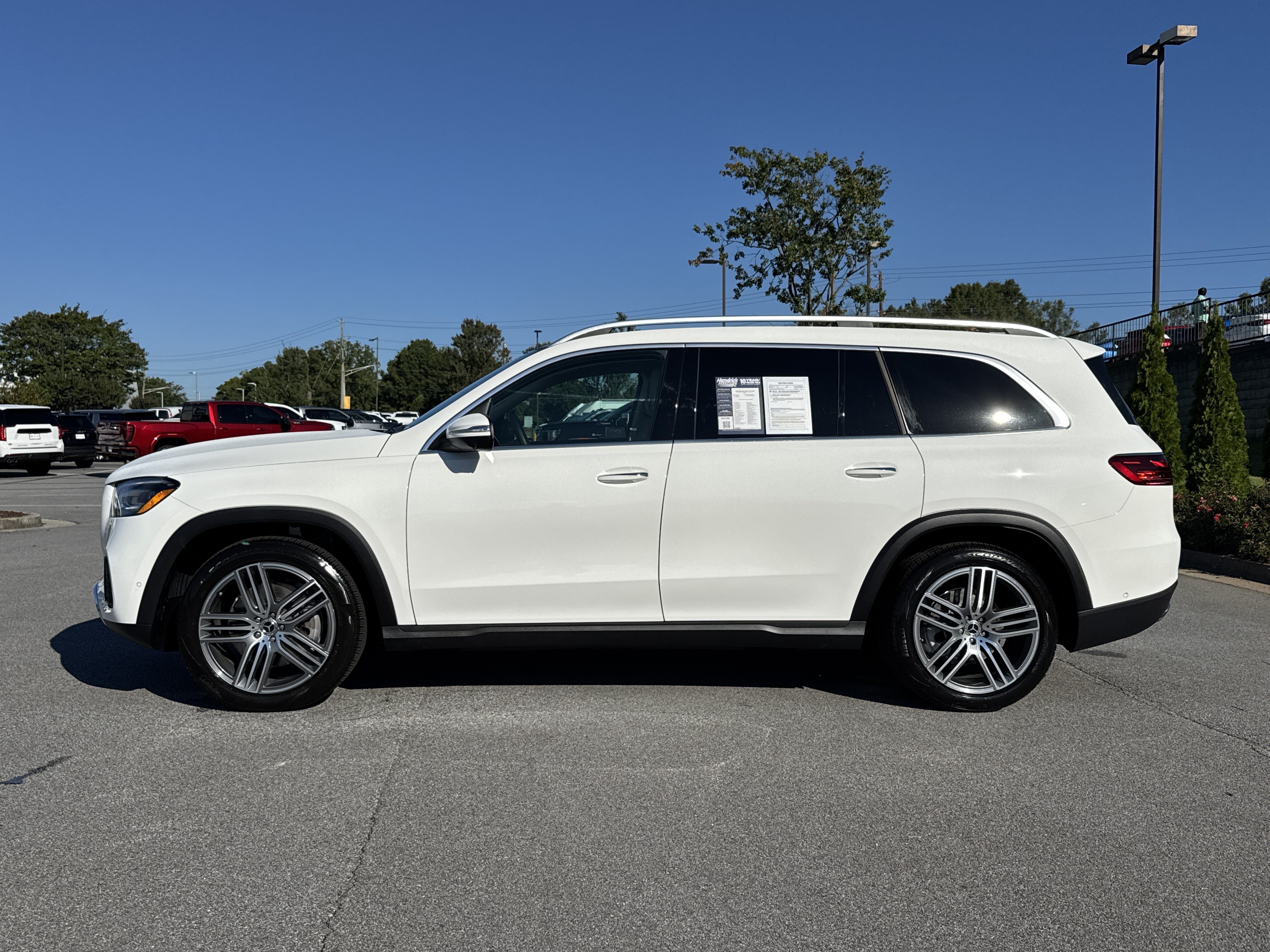 Used 2025 Mercedes-Benz GLS 450 4MATIC image 7