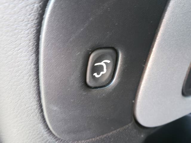 Used 2016 Jeep Cherokee 75th Anniversary AWD/4WD image 10