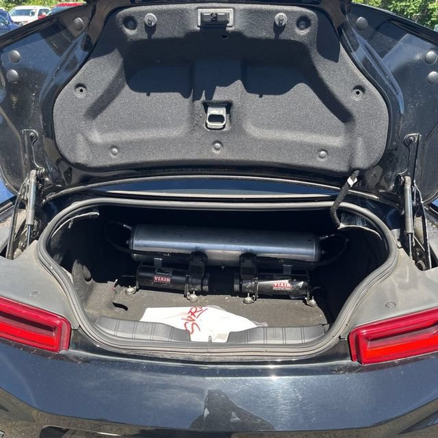 Used 2018 Chevrolet Camaro SS RWD image 8