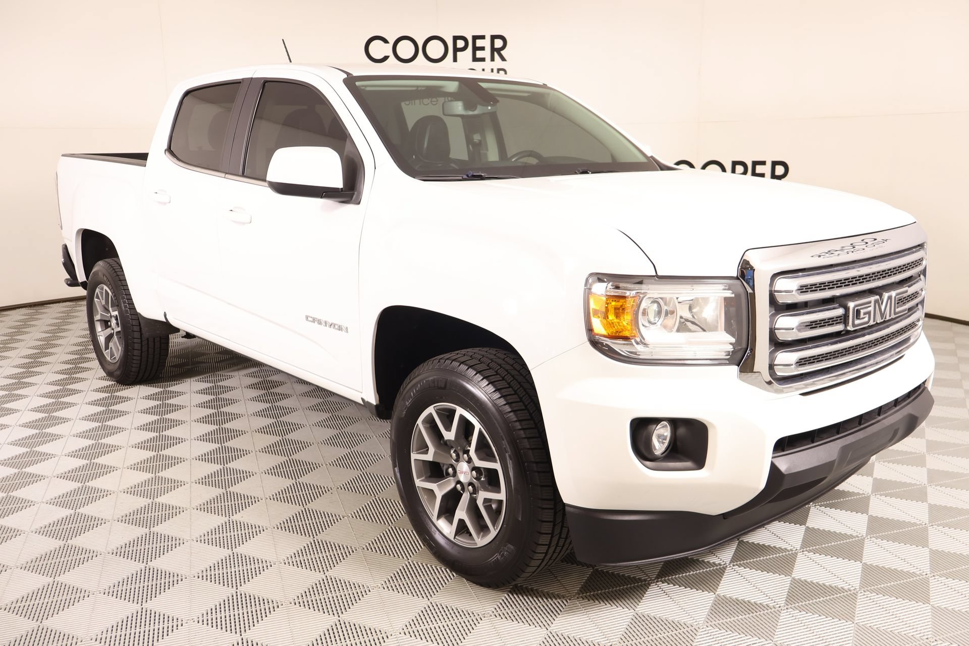Used 2016 GMC Canyon SLE w/ SLE Convenience Package