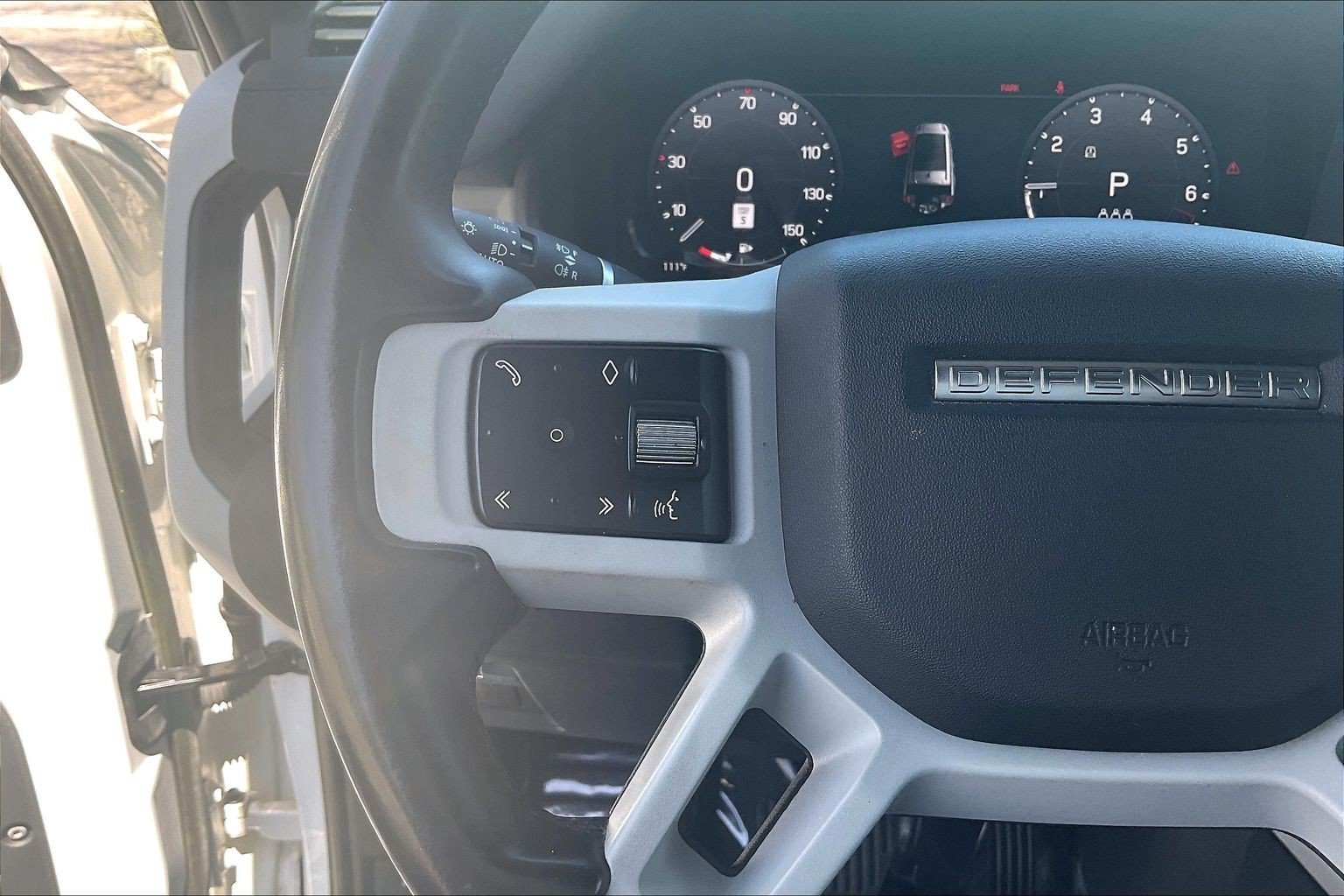 Used 2023 Land Rover Defender 130 SE AWD/4WD image 23
