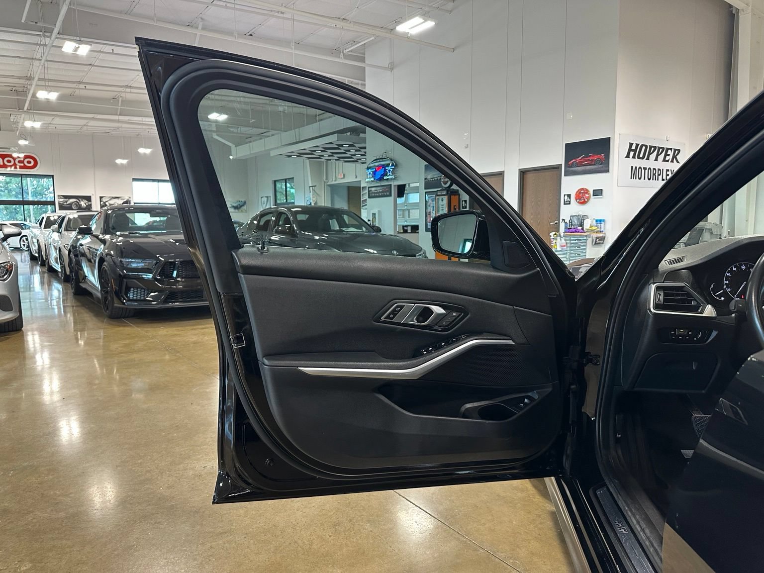 Used 2020 BMW 330i Sedan w/ Driving Assistance Package RWD image 10