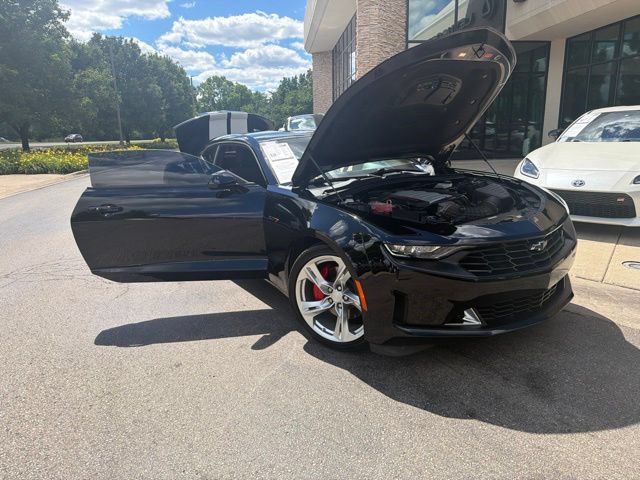 Used 2021 Chevrolet Camaro LT w/ RS Package RWD image 9