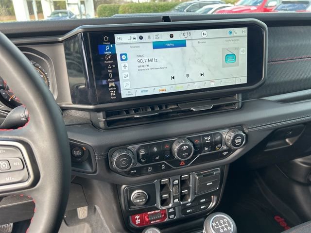 Used 2024 Jeep Gladiator Rubicon w/ Technology Group image 20