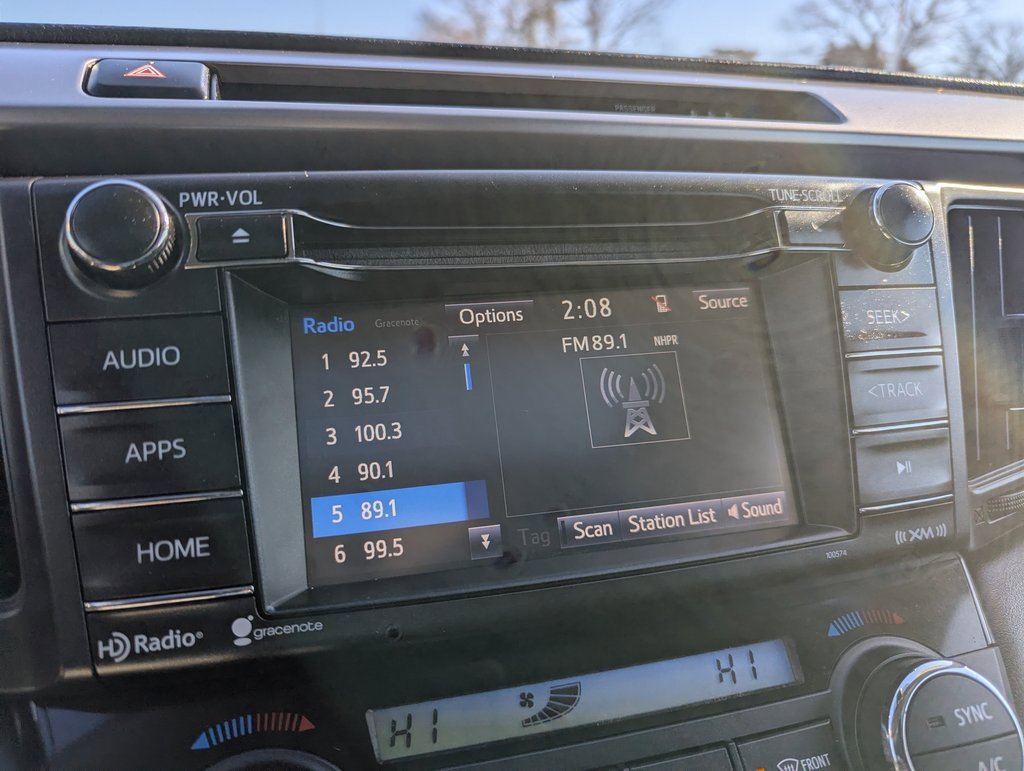 Used 2018 Toyota RAV4 XLE image 23