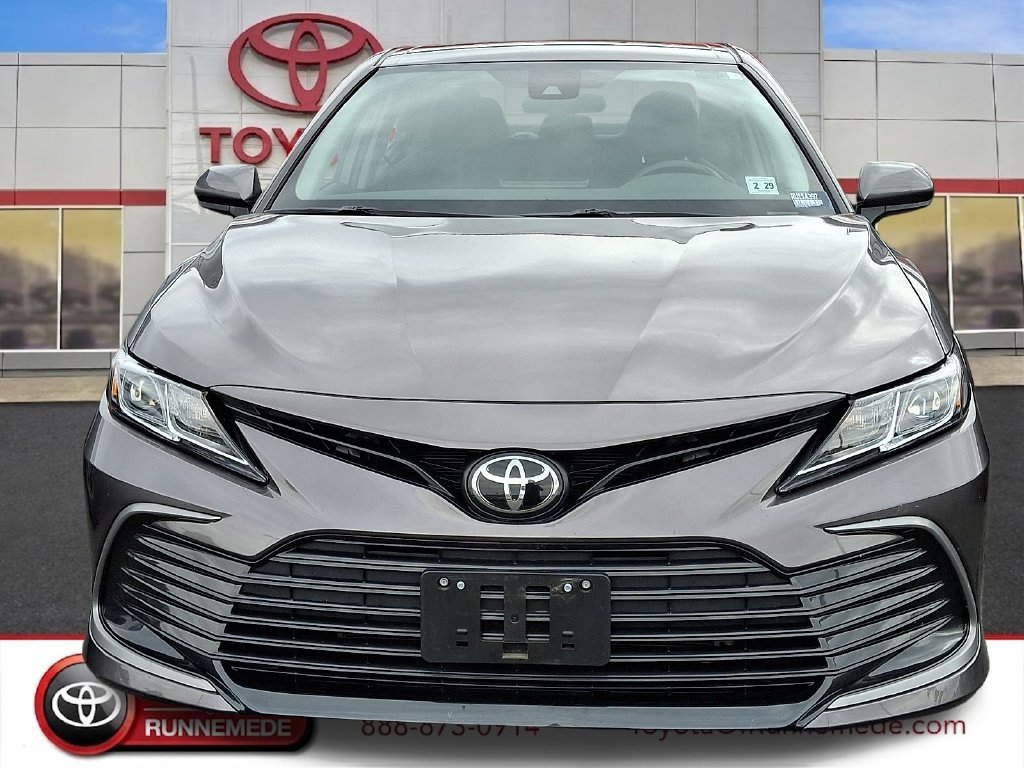 Used 2024 Toyota Camry LE AWD/4WD image 18