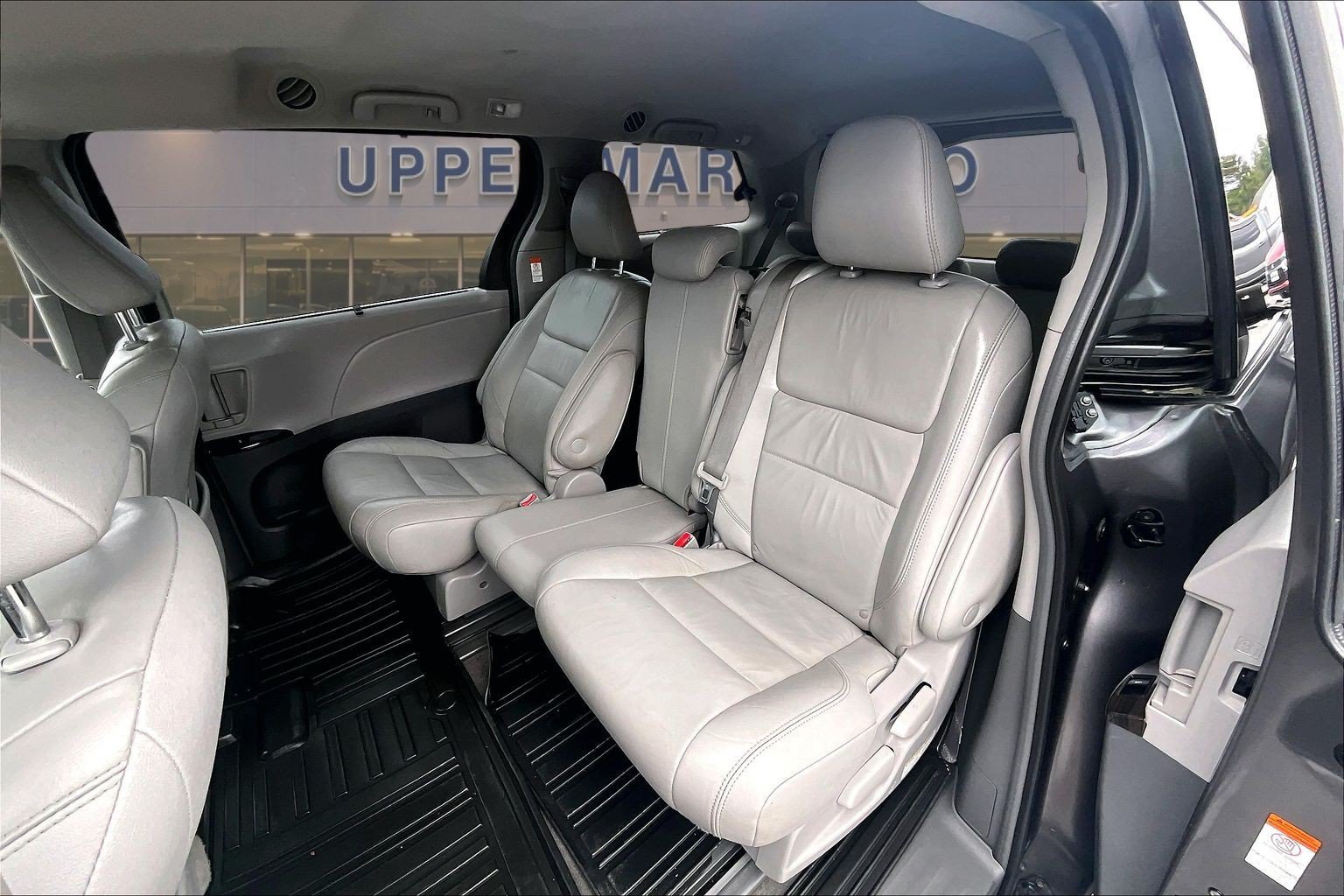 Used 2018 Toyota Sienna XLE w/ XLE Navigation Package FWD image 24
