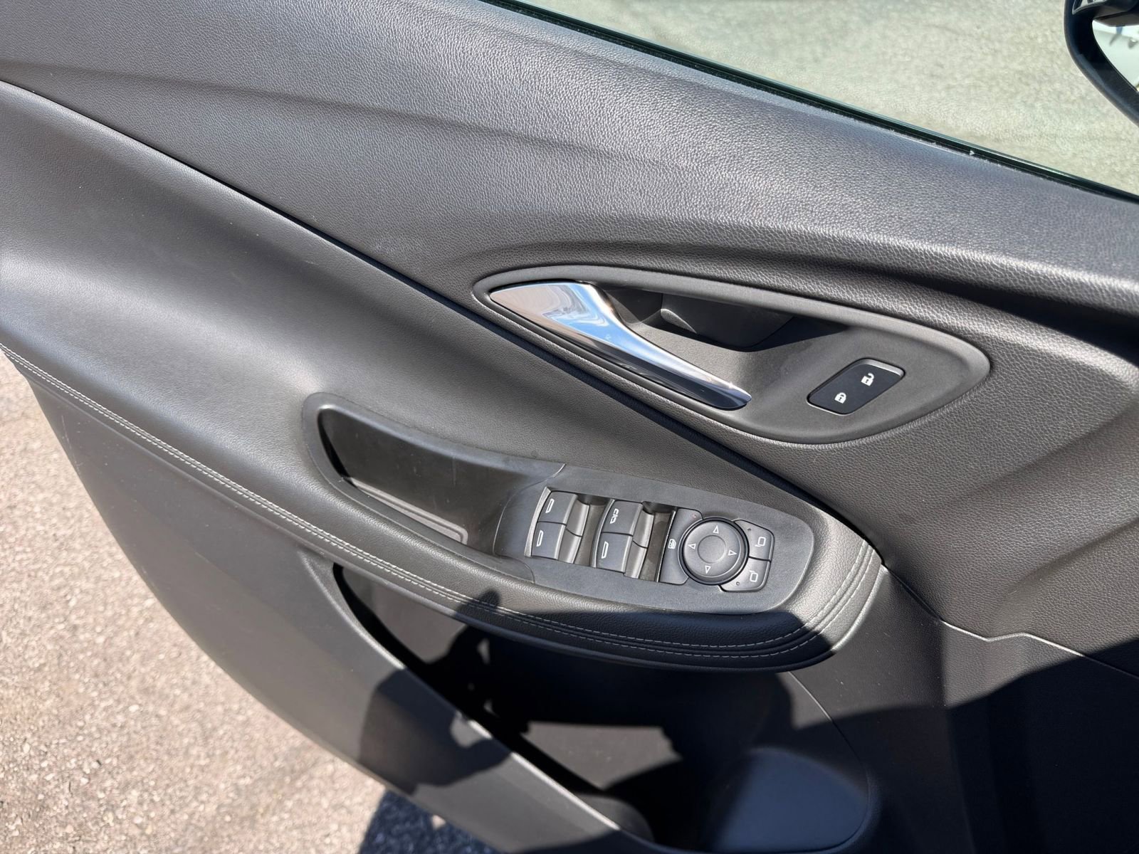 Used 2024 Buick Encore GX Sport Touring image 18