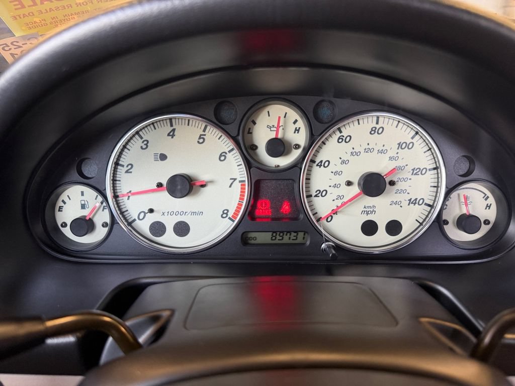 Used 2000 MAZDA MX-5 Miata RWD image 14