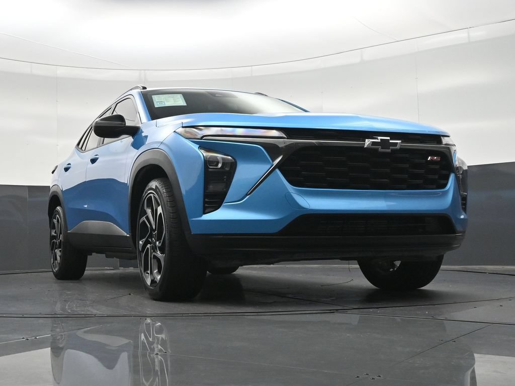 Used 2025 Chevrolet Trax RS w/ Sunroof Package FWD image 26