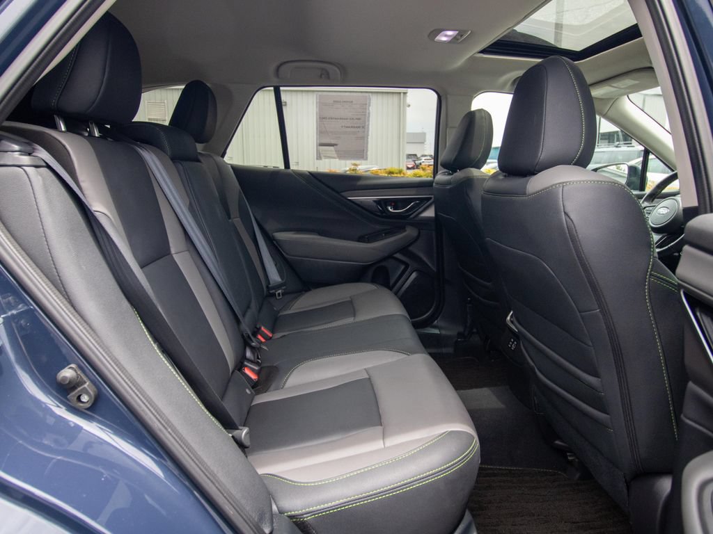 Used 2025 Subaru Outback Onyx Edition AWD/4WD image 19