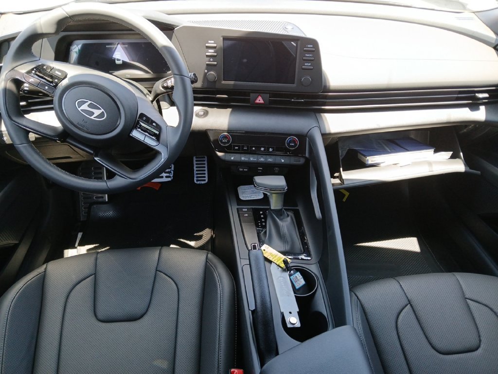 New 2026 Hyundai Elantra SEL Sport FWD image 10