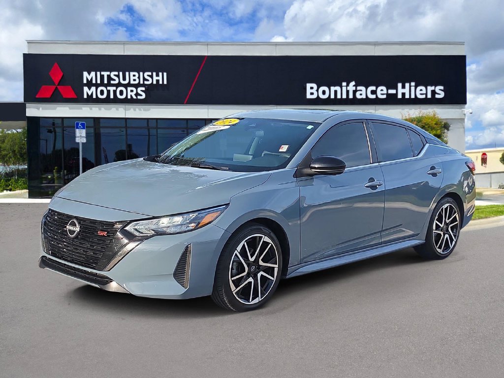 Used 2024 Nissan Sentra SR w/ SR Premium Package FWD image 2