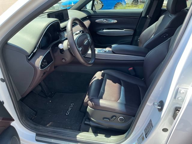 Used 2022 Genesis GV70 2.5T w/ Advanced Package AWD/4WD image 2