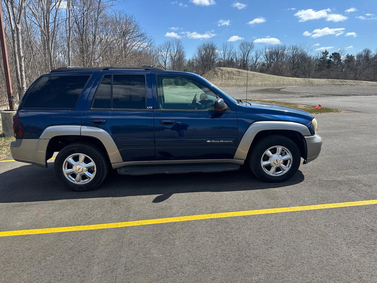 Used 2003 Chevrolet TrailBlazer LTZ AWD/4WD image 4