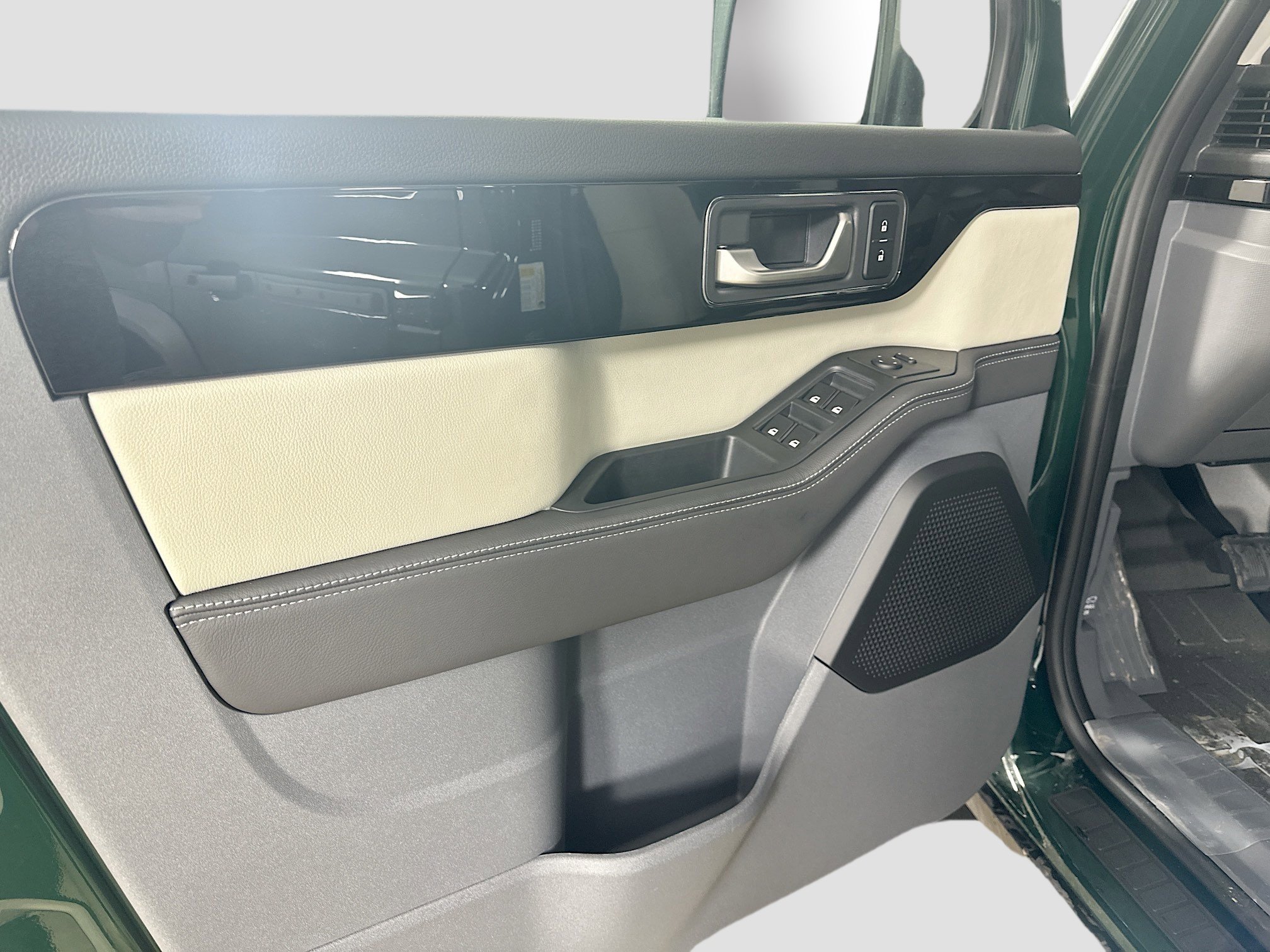 New 2025 INEOS Grenadier Fieldmaster Edition image 17